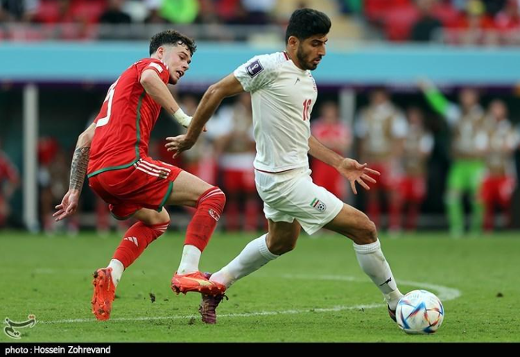 Tìm hiểu về các biến động của thị trường trước khi quyết định.